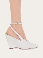 Ferragamo Peep toe wedge sandal - Image 5